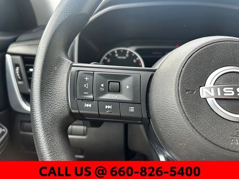 Used 2024 Nissan Rogue SV AWD/4WD image 15