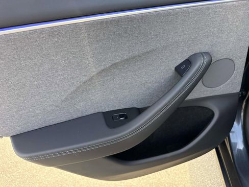 Used 2025 Tesla Model 3 Long Range RWD image 5