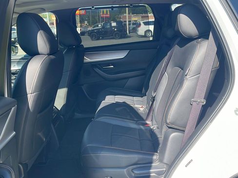 Used 2024 MAZDA CX-90 3.3 Turbo w/ Preferred Plus AWD/4WD image 11