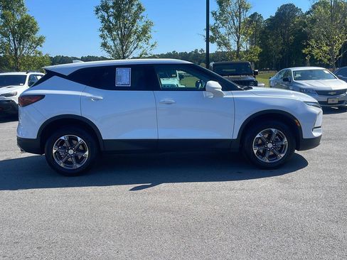 Used 2025 Chevrolet Blazer LT FWD image 8