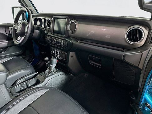 Used 2020 Jeep Wrangler Unlimited Sahara w/ Uconnect 4C Nav & Sound Group image 28