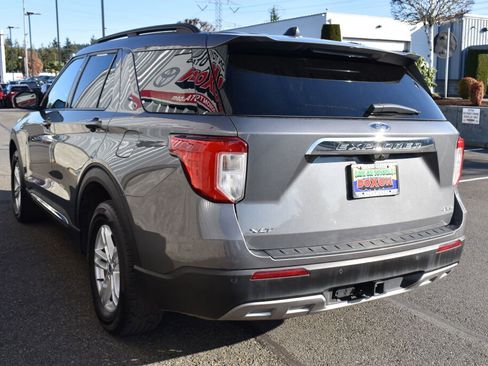 Used 2023 Ford Explorer XLT w/ Equipment Group 202A image 7