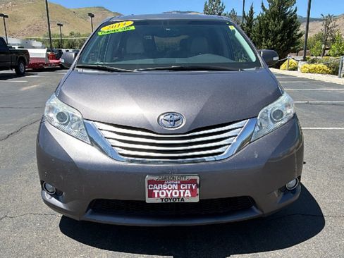 Used 2014 Toyota Sienna Limited w/ Limited Premium Package AWD/4WD image 5