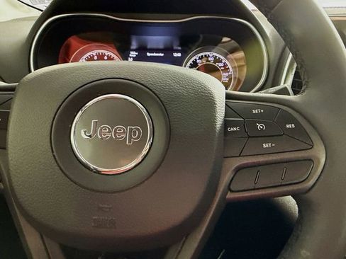 Used 2022 Jeep Cherokee Trailhawk w/ Premium Leather Package image 30