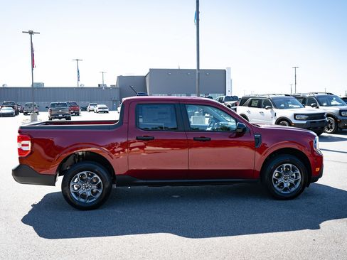 New 2026 Ford Maverick XLT w/ XLT Luxury Package FWD image 11
