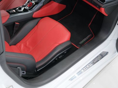 Used 2015 Lamborghini Huracan LP 610-4 AWD/4WD image 24