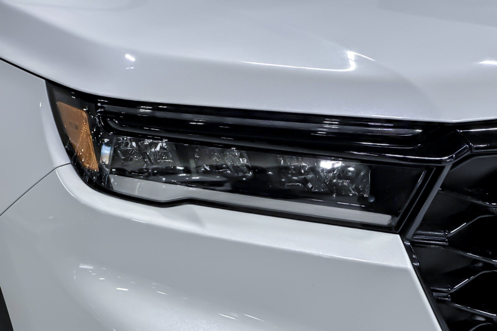 Used 2025 Honda Pilot TrailSport image 12