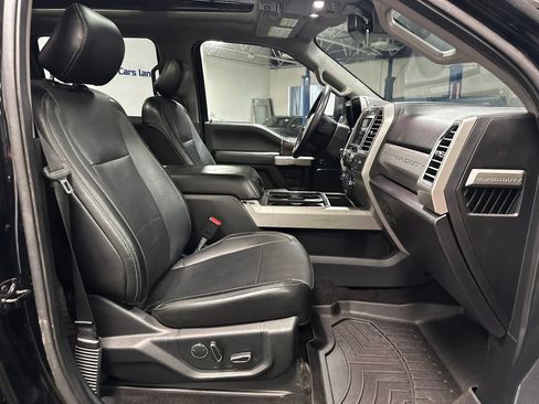 Used 2017 Ford F250 Lariat w/ Lariat Ultimate Package AWD/4WD image 24