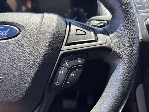 Used 2017 Ford Edge SE FWD image 31