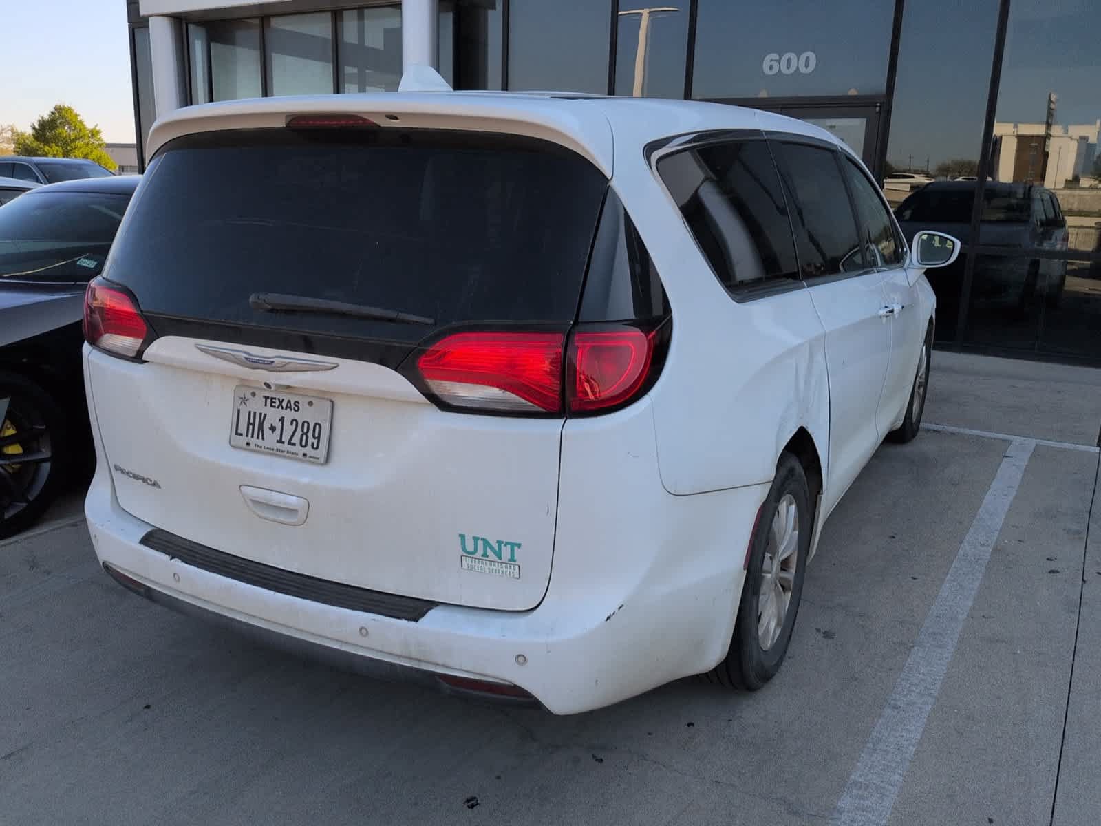 Used 2018 Chrysler Pacifica Touring Plus FWD image 6