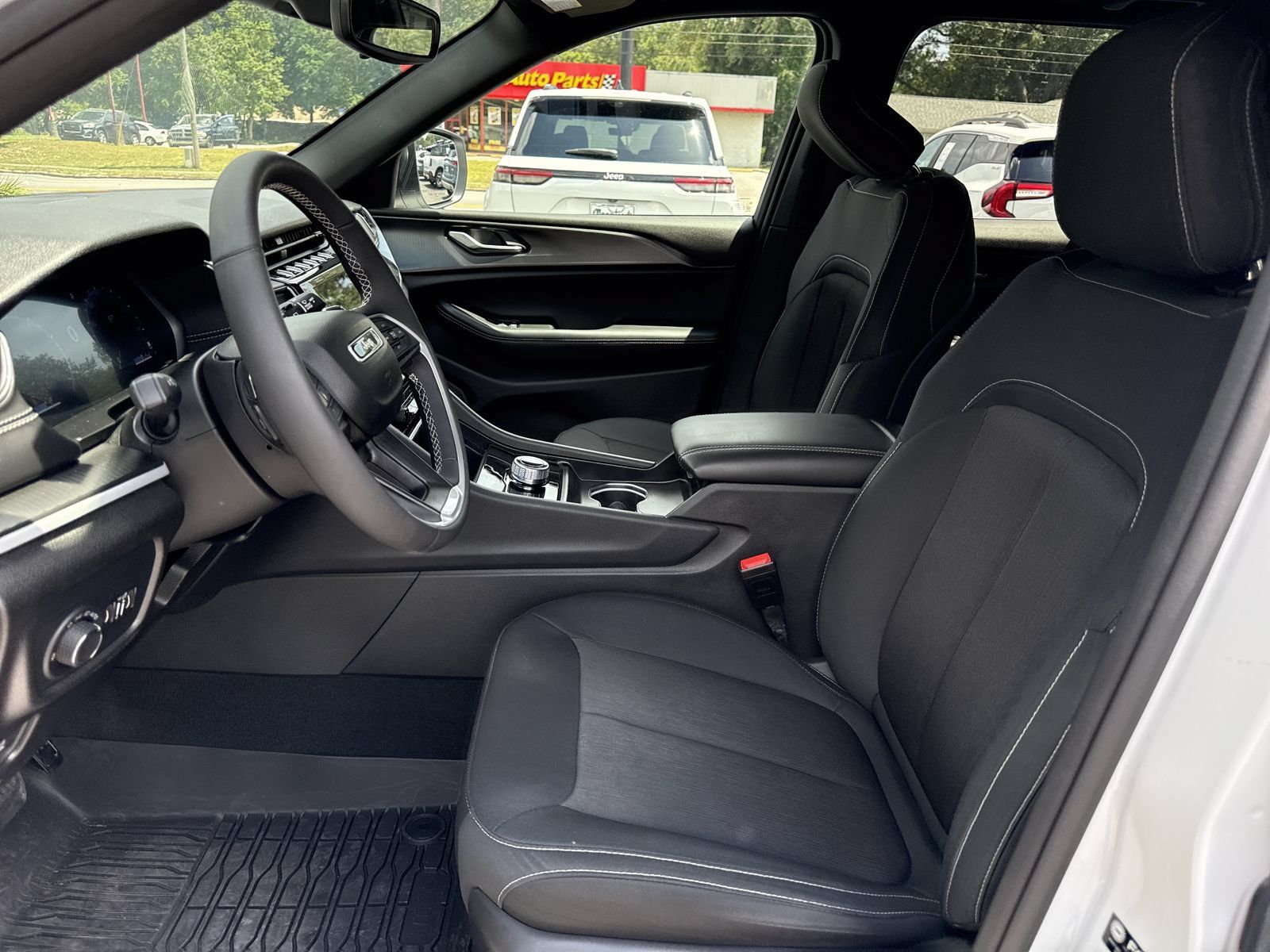 Used 2024 Jeep Grand Cherokee Laredo X w/ Luxury Tech Group I AWD/4WD image 9