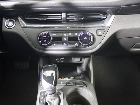 Used 2025 Buick Envista Preferred w/ Convenience I Package image 14