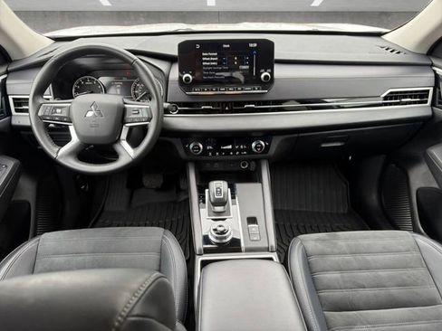 Used 2024 Mitsubishi Outlander SE image 20