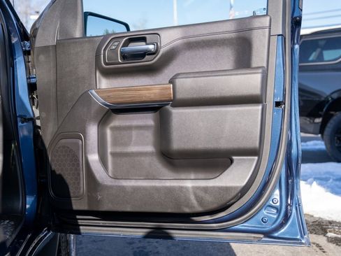 Used 2022 Chevrolet Silverado 1500 LT image 11