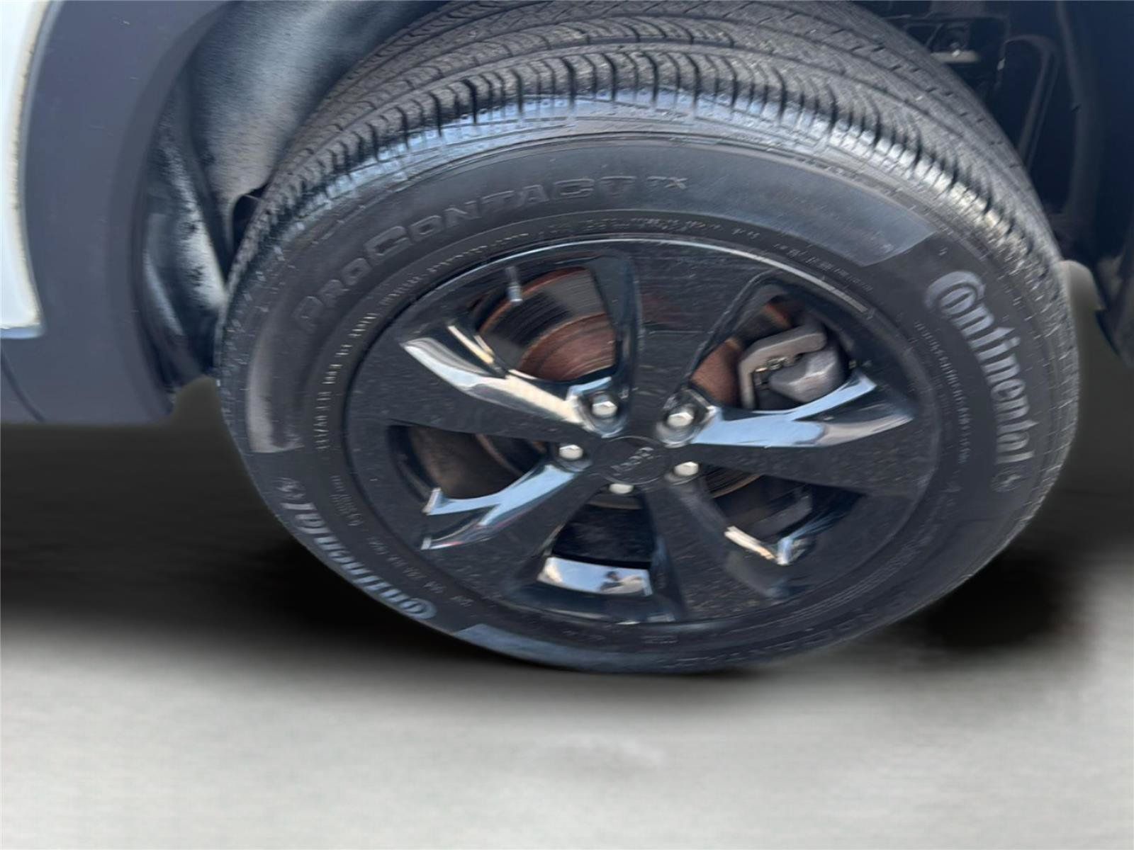 Used 2020 Jeep Cherokee Latitude Plus AWD/4WD image 30