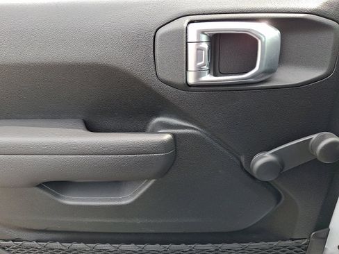 Used 2022 Jeep Wrangler Unlimited Sport image 12