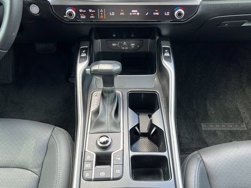 Used 2025 Kia Sorento S w/ Panoramic Sunroof Package FWD image 18