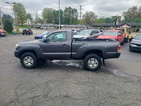 Used 2013 Toyota Tacoma 4x4 Regular Cab image 3