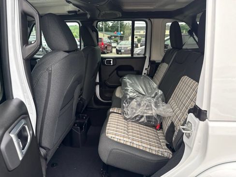 New 2026 Jeep Wrangler Unlimited Sport AWD/4WD image 19