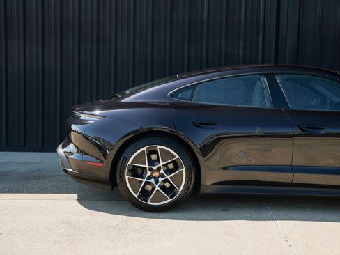 New 2025 Porsche Taycan image 14