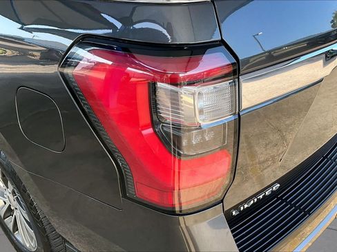 Used 2018 Ford Expedition Limited AWD/4WD image 29