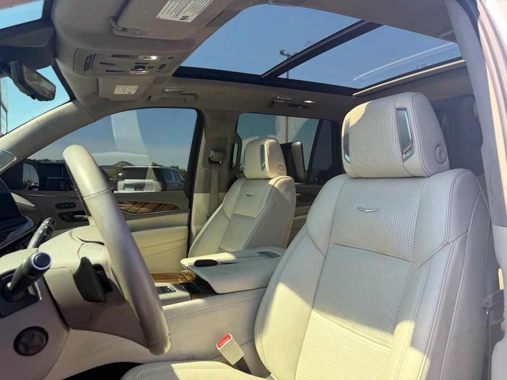 Used 2021 Cadillac Escalade Premium Luxury Platinum AWD/4WD image 21