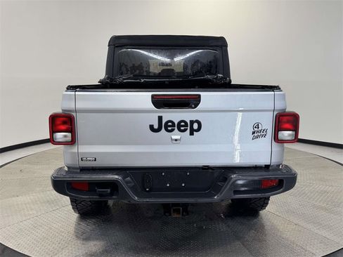 Used 2022 Jeep Gladiator Sport image 6
