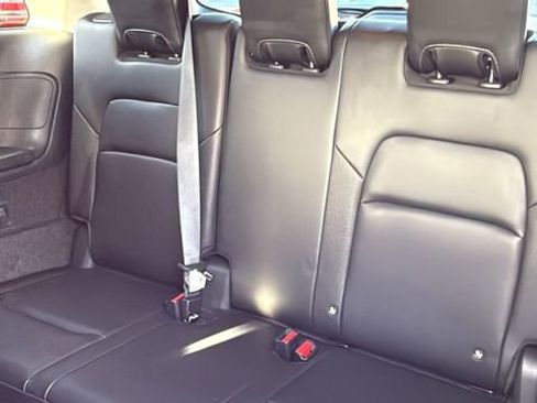 Used 2024 Nissan Pathfinder SL image 13