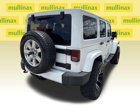 Used 2016 Jeep Wrangler Unlimited Sahara w/ Connectivity Group AWD/4WD image 4
