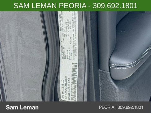 New 2025 Jeep Grand Cherokee Limited image 32