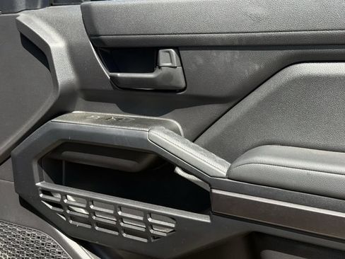 Used 2025 Toyota 4Runner SR5 RWD image 27