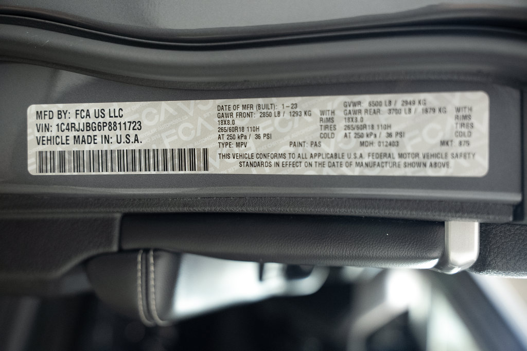 Used 2023 Jeep Grand Cherokee L Limited RWD image 42