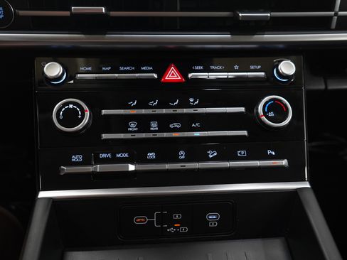 Used 2024 Hyundai Santa Fe SE AWD/4WD image 29
