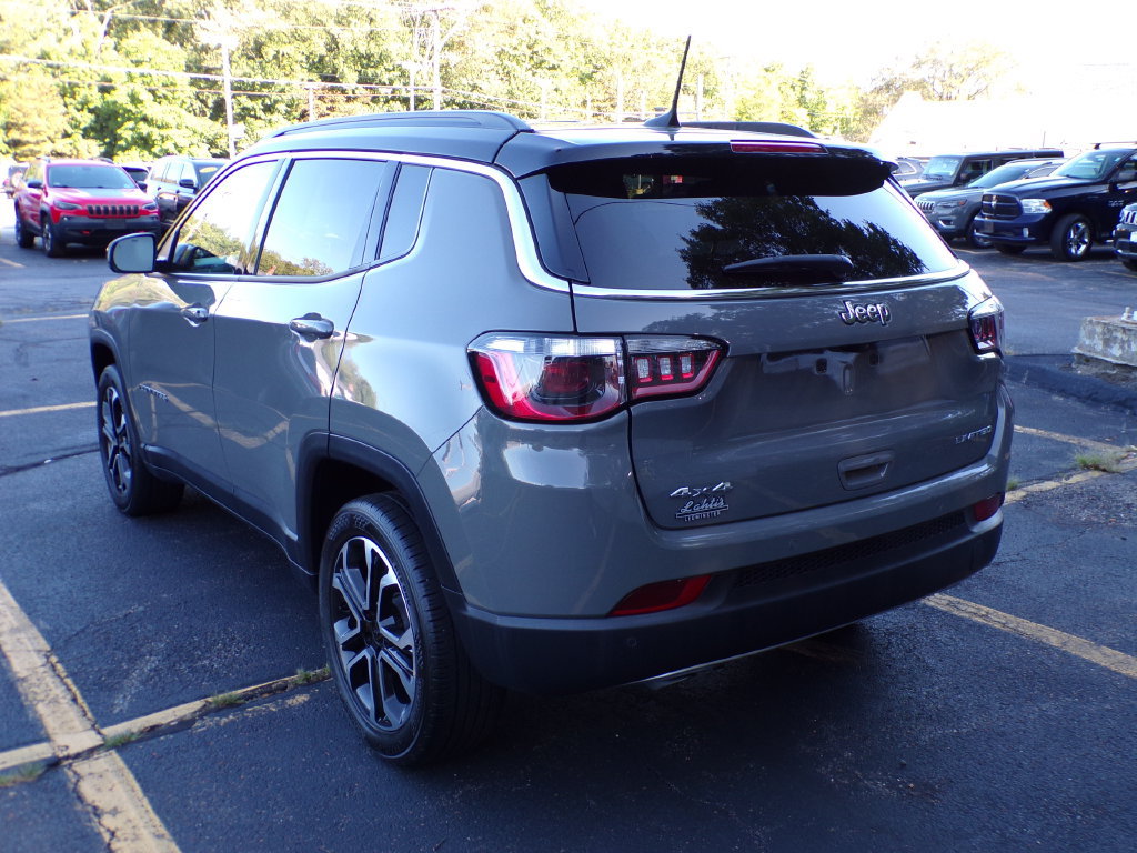 Used 2023 Jeep Compass Limited AWD/4WD image 14