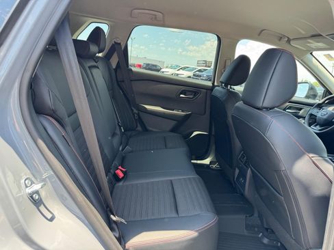 Used 2026 Nissan Rogue SV AWD/4WD image 11
