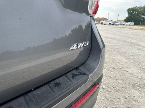 Used 2021 Ford Explorer XLT w/ Equipment Group 202A AWD/4WD image 11