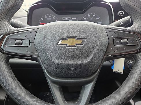 Used 2024 Chevrolet Trax LS image 31