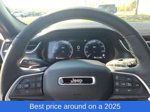 Certified 2025 Jeep Grand Cherokee Limited w/ Black Appearance Package AWD/4WD image 13
