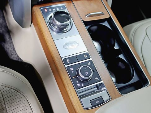 Used 2018 Land Rover Range Rover Supercharged image 25