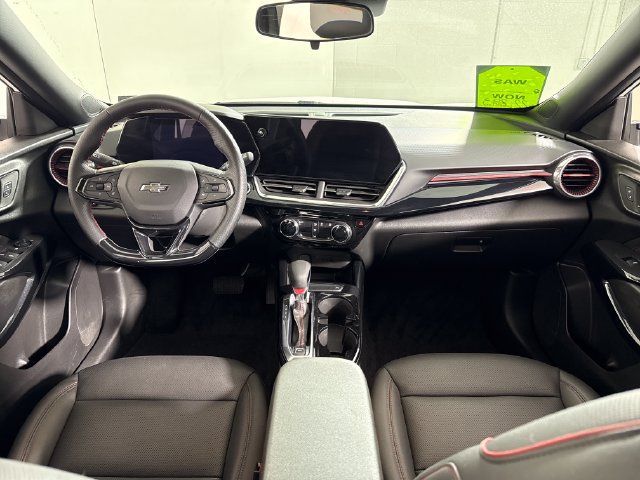 Used 2024 Chevrolet Trax RS w/ Sunroof Package FWD image 20
