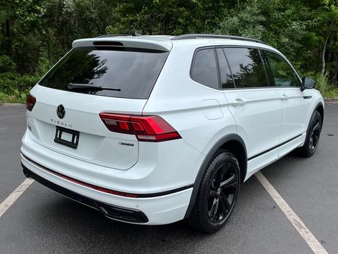 Used 2024 Volkswagen Tiguan SE R-Line AWD/4WD image 5