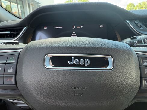 New 2025 Jeep Grand Cherokee L Altitude image 14