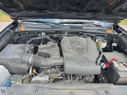 Used 2023 Toyota Tacoma SR AWD/4WD image 10