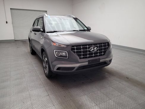 Used 2021 Hyundai Venue SEL FWD image 14