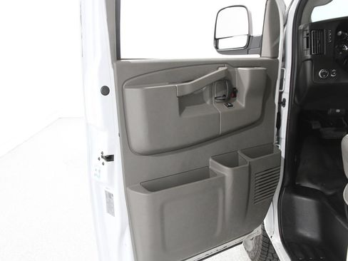 Used 2020 Chevrolet Express 2500 LS w/ Driver Convenience Package image 4