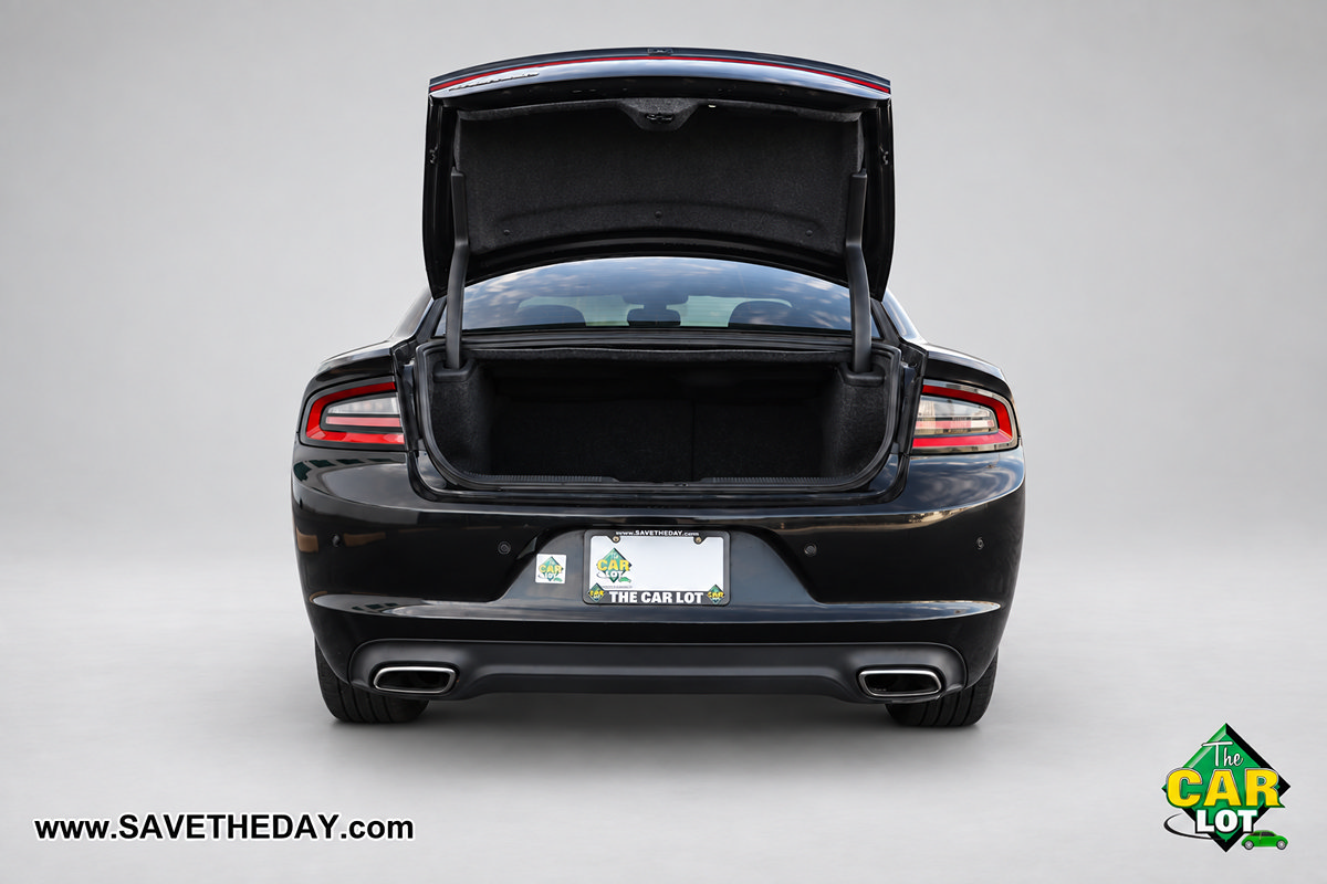 Used 2022 Dodge Charger SXT RWD image 12