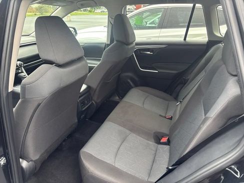 Used 2025 Toyota RAV4 XLE AWD/4WD image 18