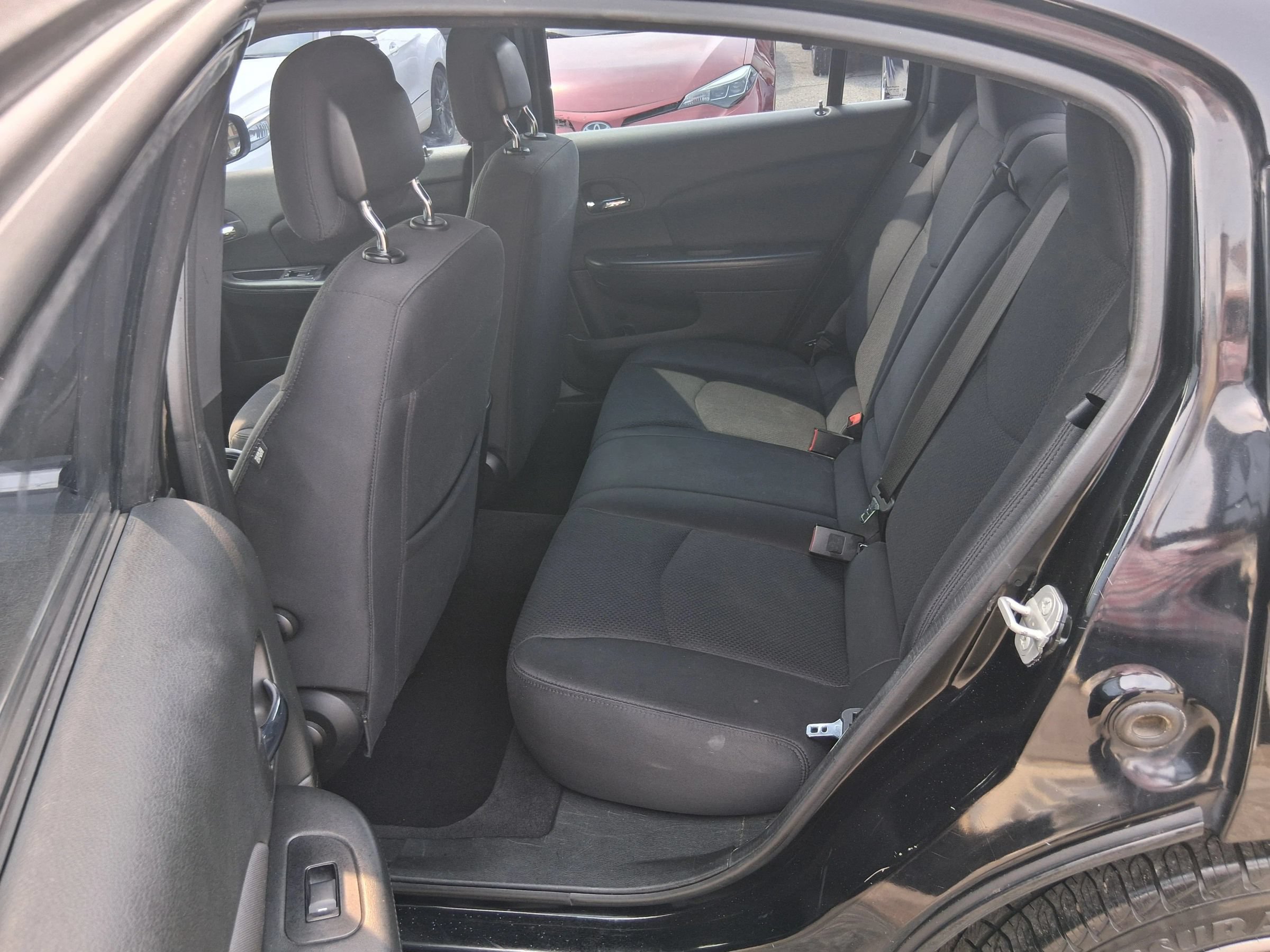 Used 2014 Chrysler 200 LX FWD image 18