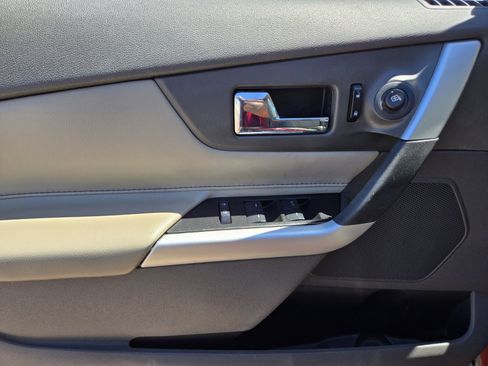 Used 2013 Ford Edge SEL FWD image 13
