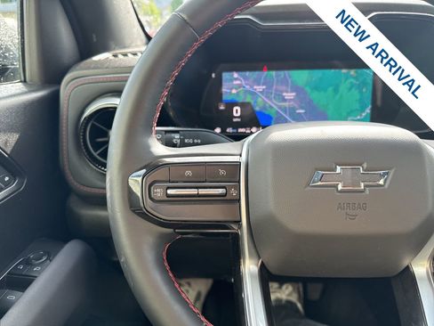 Used 2025 Chevrolet Colorado Z71 w/ Technology Package image 20